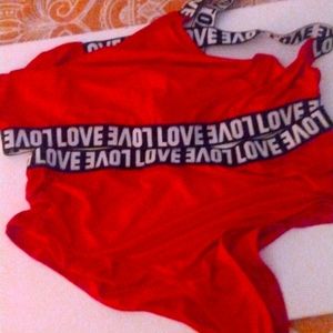 2 piece love red sports bra an underwear